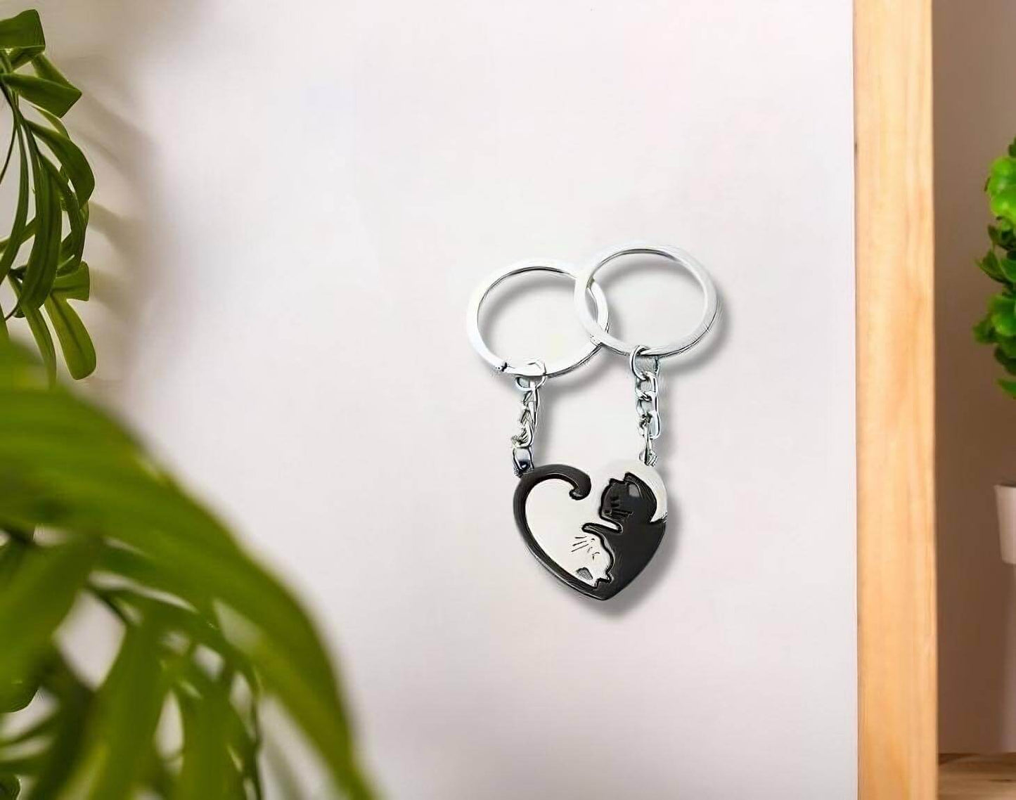 Disney_Couple_Keychain_Cats
